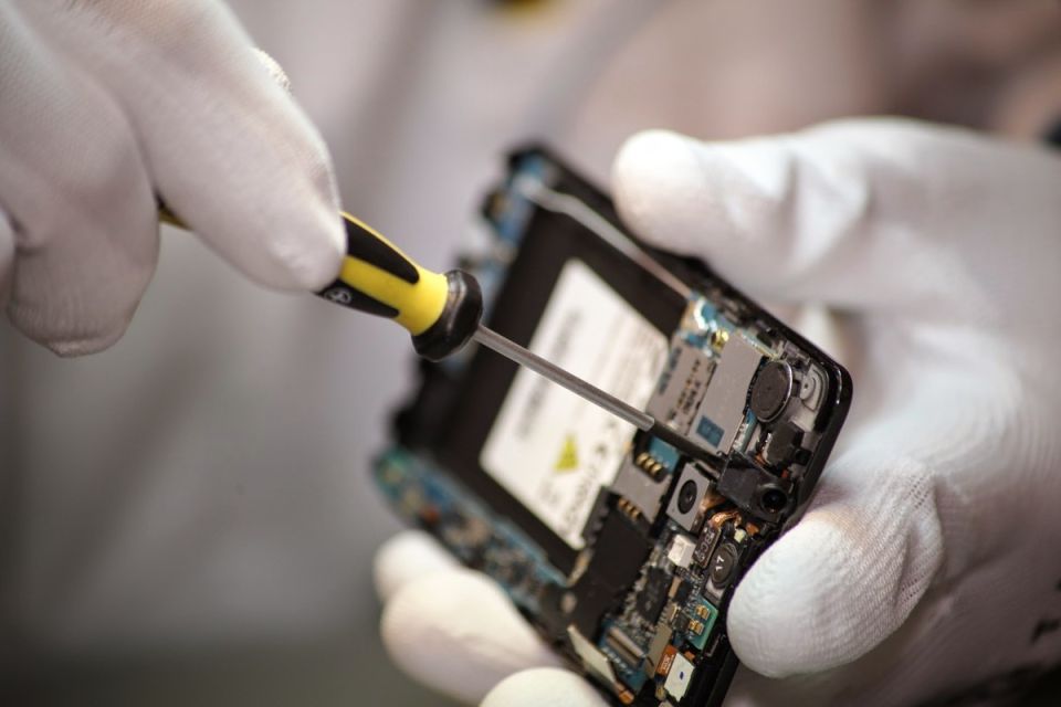 Сложный ремонт смартфонаСложный ремонт смартфона в Ростове-на-Дону в сервисном центре PartsOkey