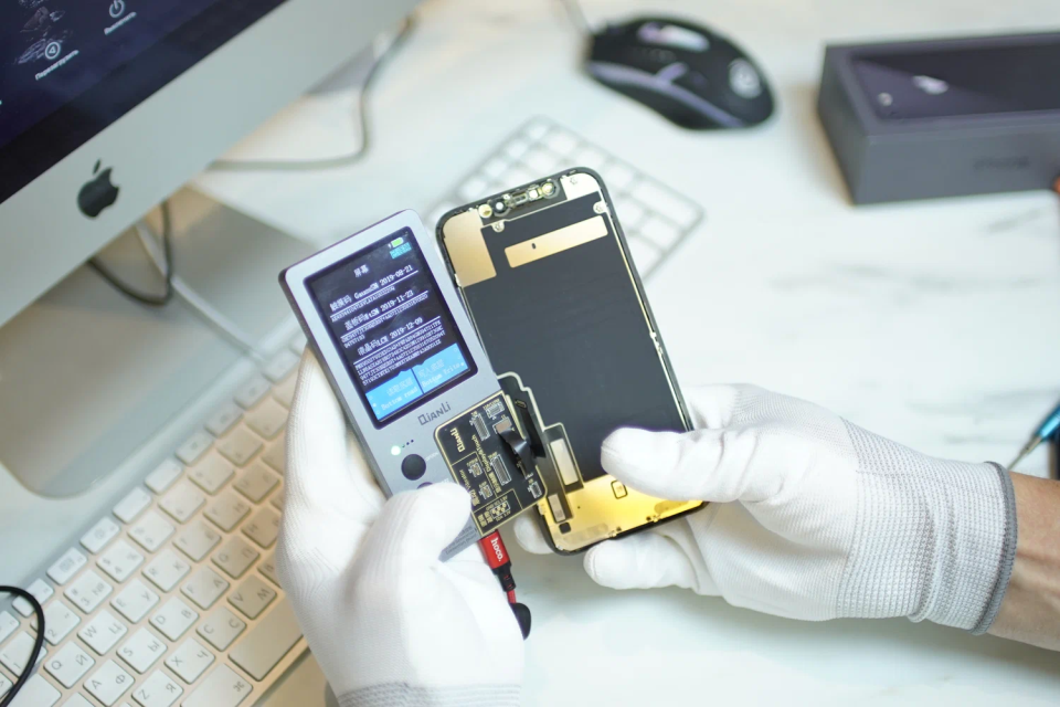 Программный ремонт смартфонаПрограммный ремонт смартфона в Ростове-на-Дону в сервисном центре PartsOkey