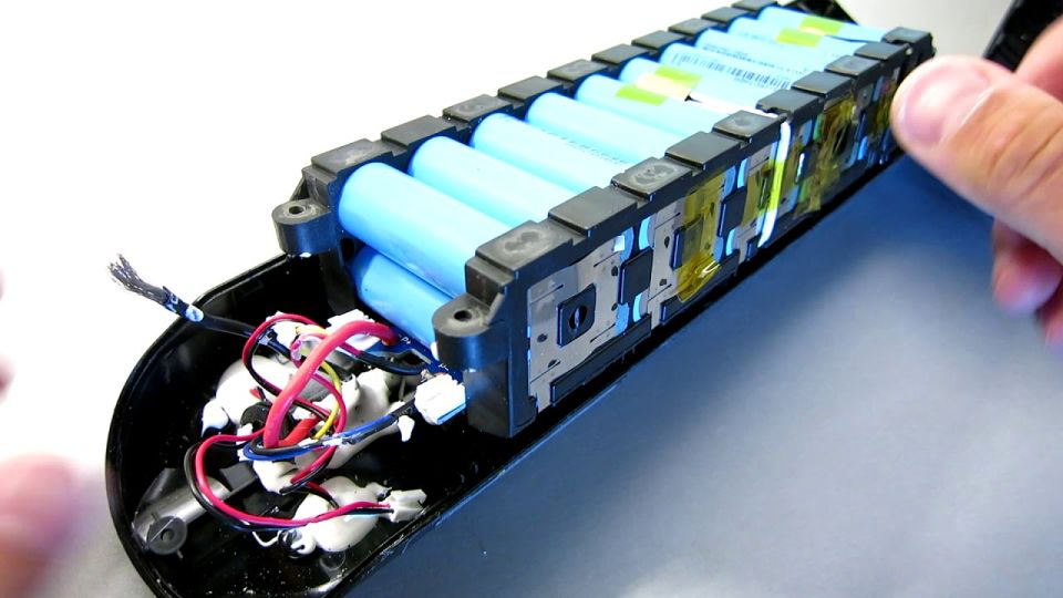 Замена батареи на электротранспорте в Ростове-на-Дону в сервисном центре PartsOkey