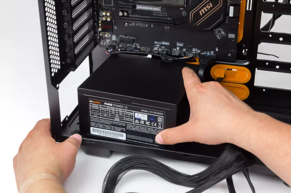 Установка блока питания в ПК в Ростове-на-Дону в сервисном центре PartsOkey